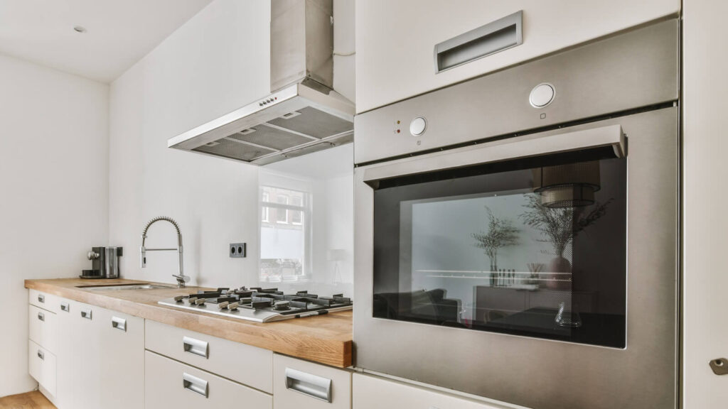 Nosotros 4 Instalación de muebles de cocina y baño en Reus
